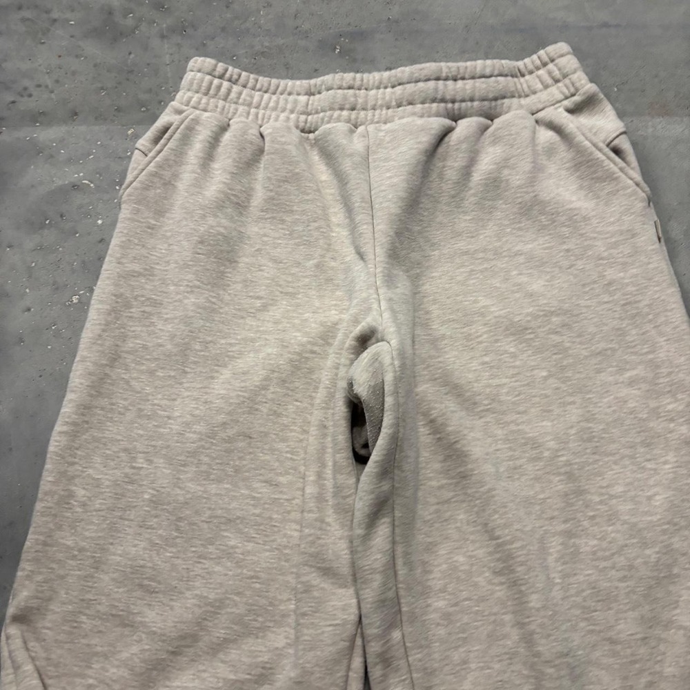 Vintage Y2K/2000s Cream Essential Sweatpants! Size M - Picture 4 of 6